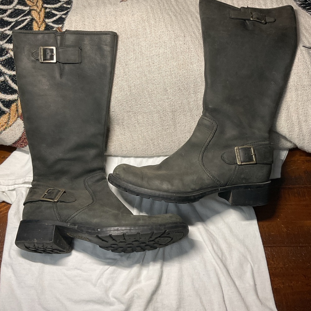 Women's Timberland soft black leather zip boots.Pre owned, great condition sz 10